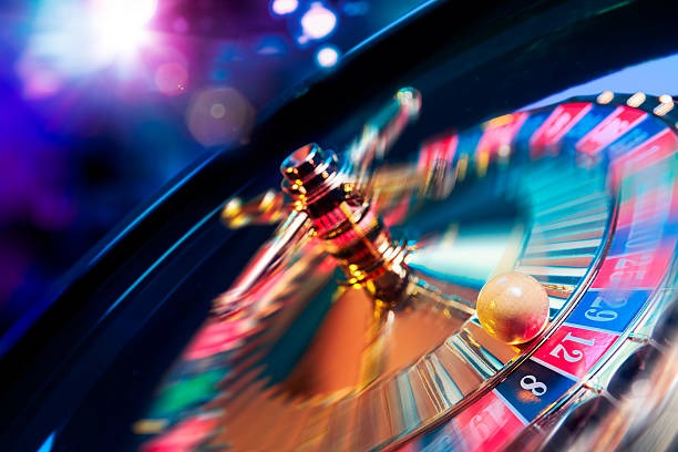 Bikini Paradise slot game interface showing five reels and payline display